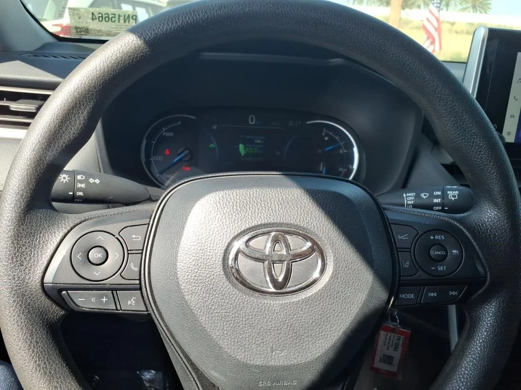 Used 2025 Silver Toyota LE image 19
