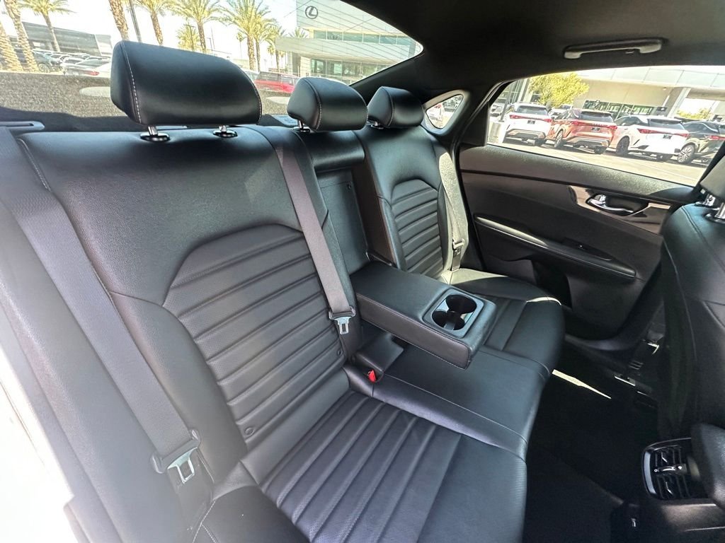 Used 2024 White Kia GT-Line image 18