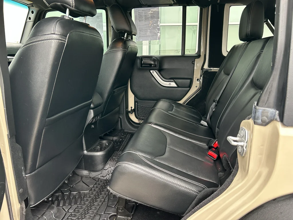 Used 2017 Gobi Clearcoat Jeep Rubicon image 17