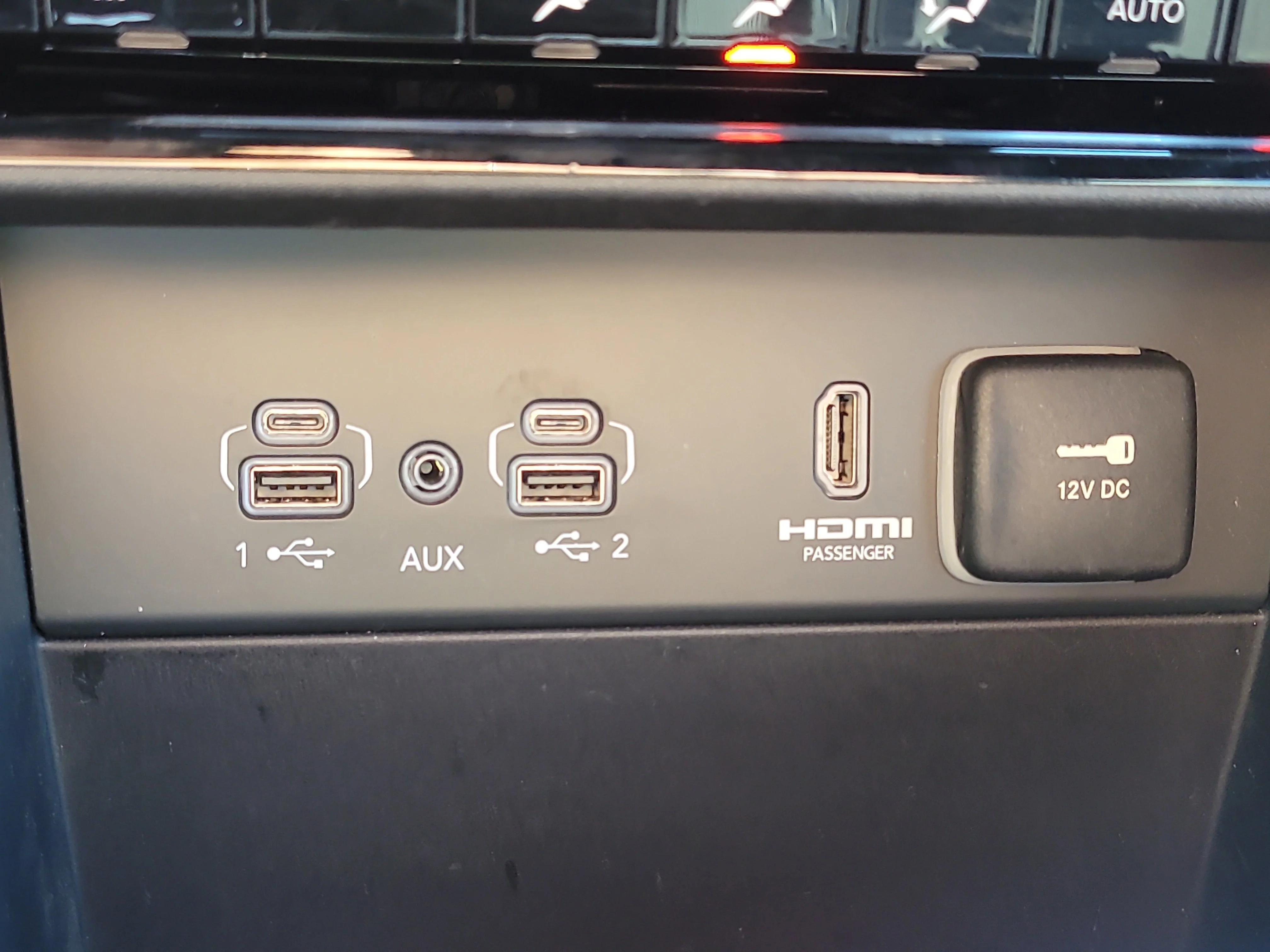 Used 2024 Bright White Clearcoat Jeep Trailhawk image 28