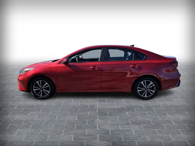 Used 2024 Red Kia LXS image 4