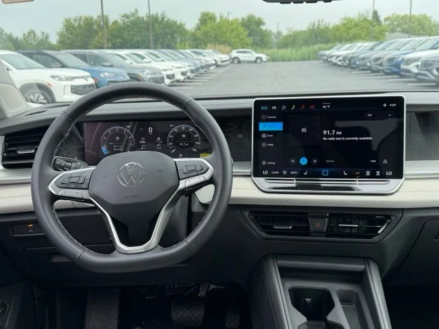 New 2026 Deep Black Pearl Volkswagen 2.0T SE image 17