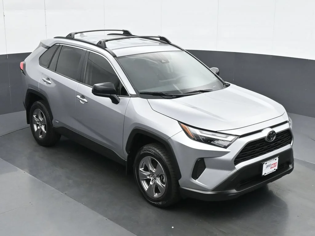 Used 2025 Silver Toyota LE image 24