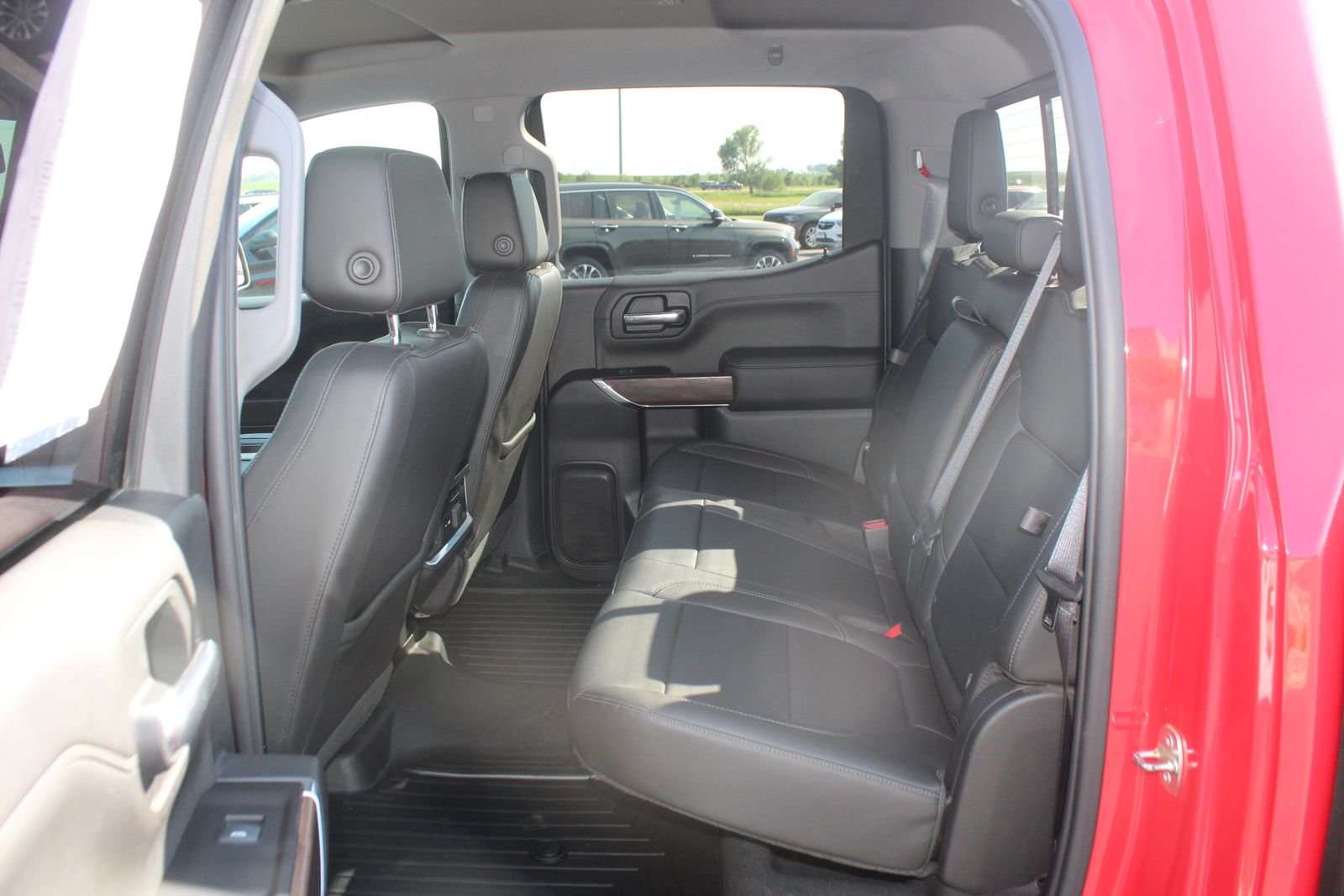 Used 2019 Cardinal Red GMC SLT image 10