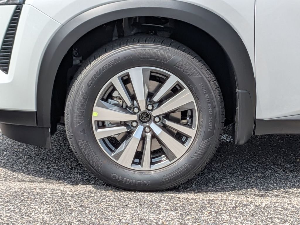 New 2026 Everest White Pearl TriCoat Nissan SL image 13