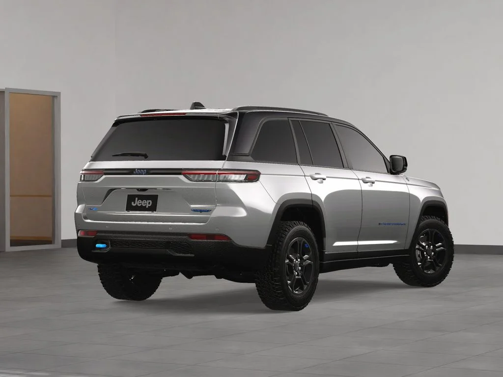 New 2024 Silver Zynith Jeep Trailhawk 4xe image 5