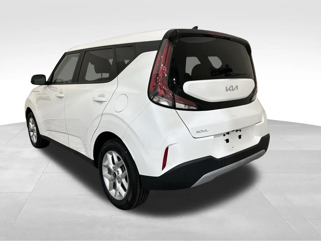 Used 2023 White Kia LX image 3