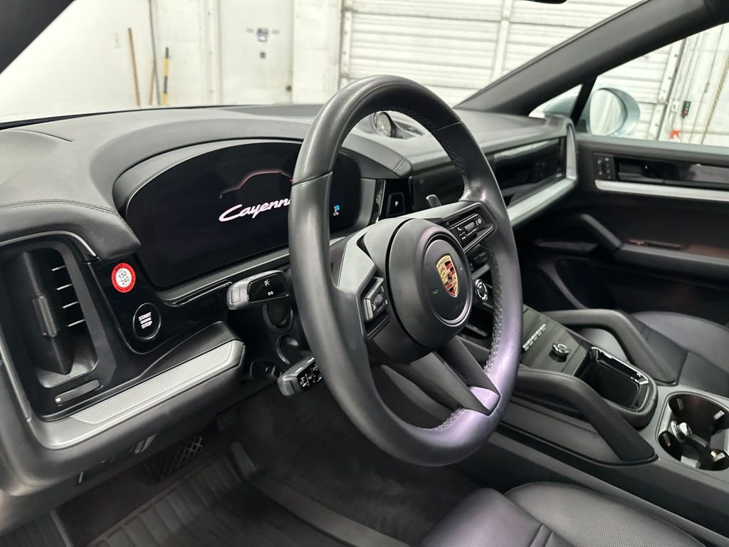 Used 2024  Porsche Base image 13