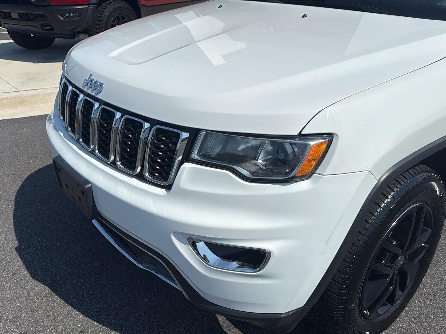 Used 2022 Bright White Clearcoat Jeep Limited image 7
