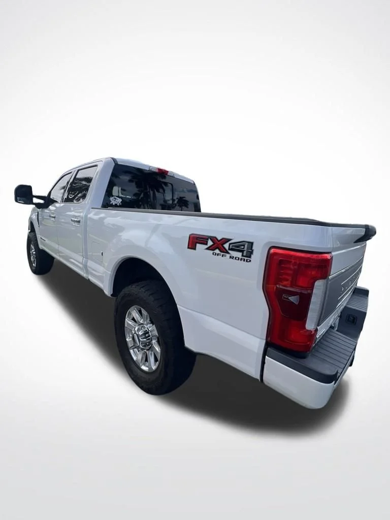 Used 2017 White Platinum Clearcoat Metallic Ford Platinum image 3