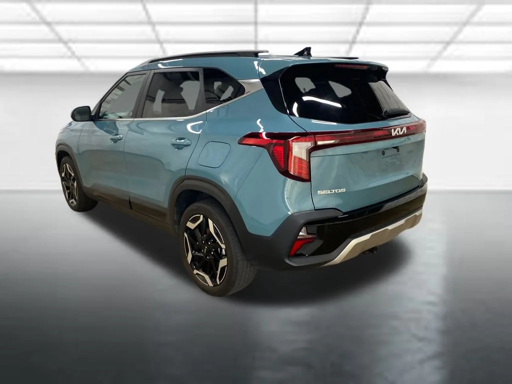 Used 2024 Blue Kia SX image 5
