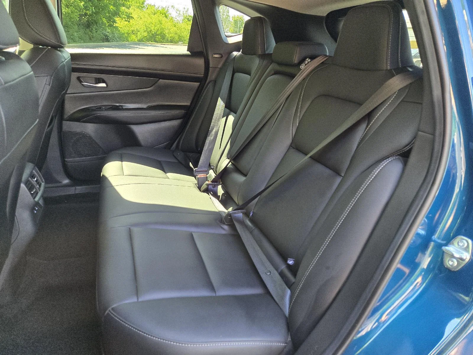 Used 2025 Aurora Blue Pearl Metallic Nissan SL image 28