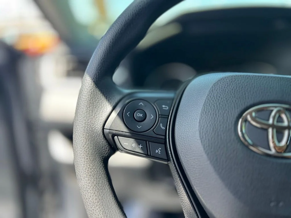 Used 2020 Silver Toyota LE image 23