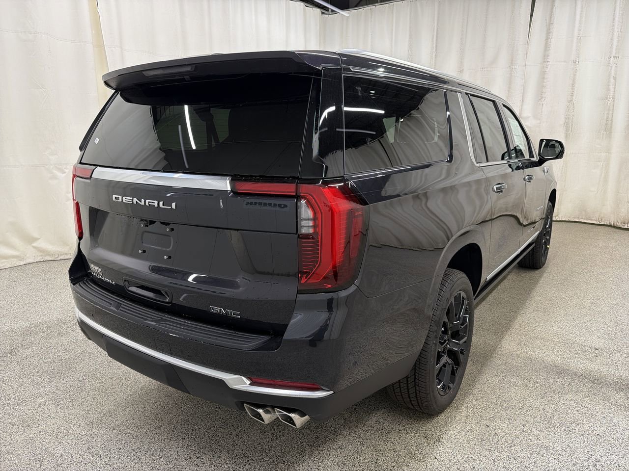 2026 GMC Yukon XL Denali - Photo 8