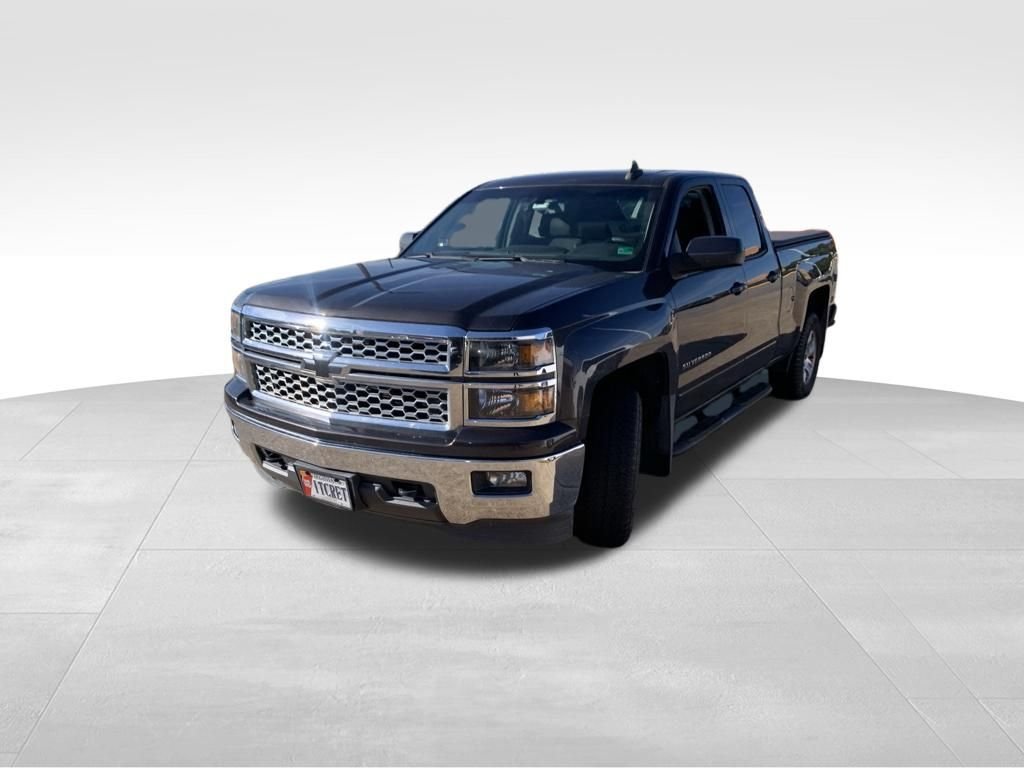 Used 2015 Gray Chevrolet LT image 2