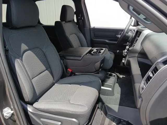 New 2026 Granite Crystal Metallic Clearcoat RAM Warlock image 28