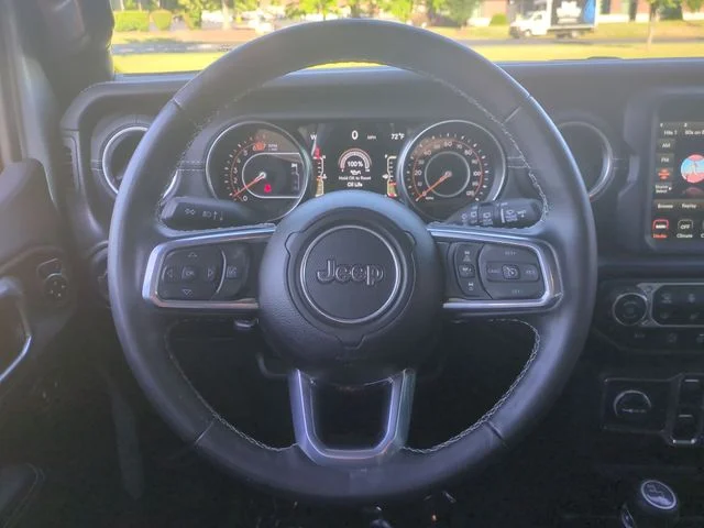Used 2023 Silver Jeep Sahara image 31