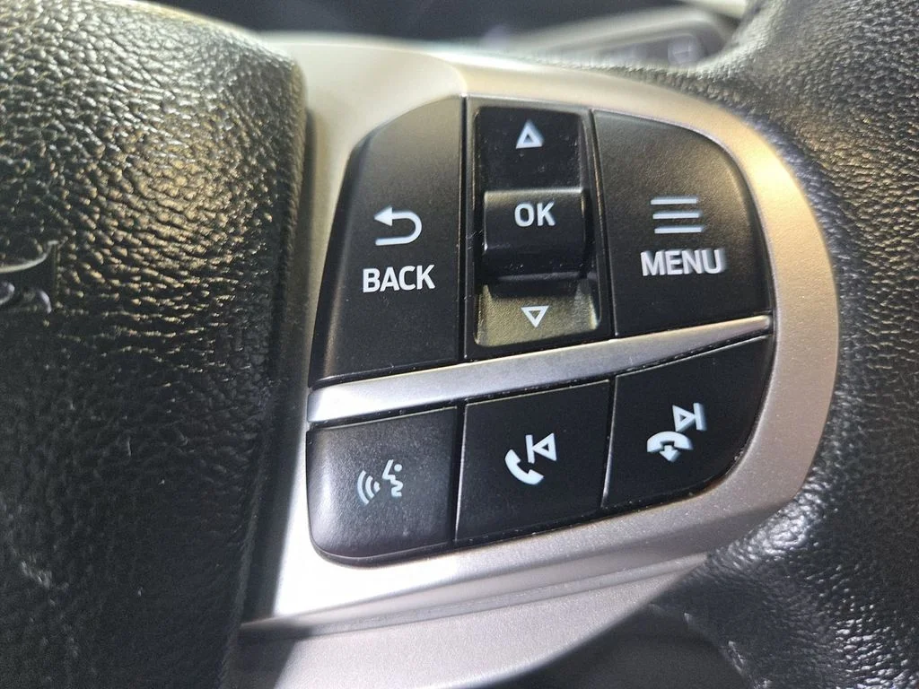 Used 2024 Black Ford XLT image 19