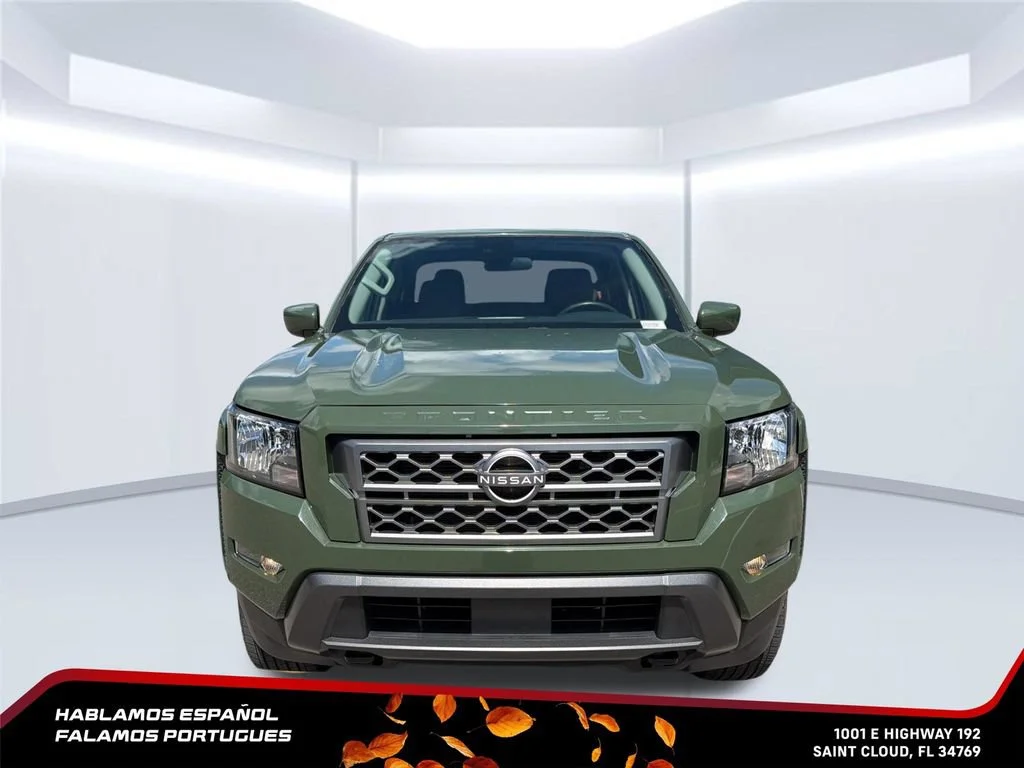 Used 2022 Green Nissan Crew Cab SV 4x4 image 9