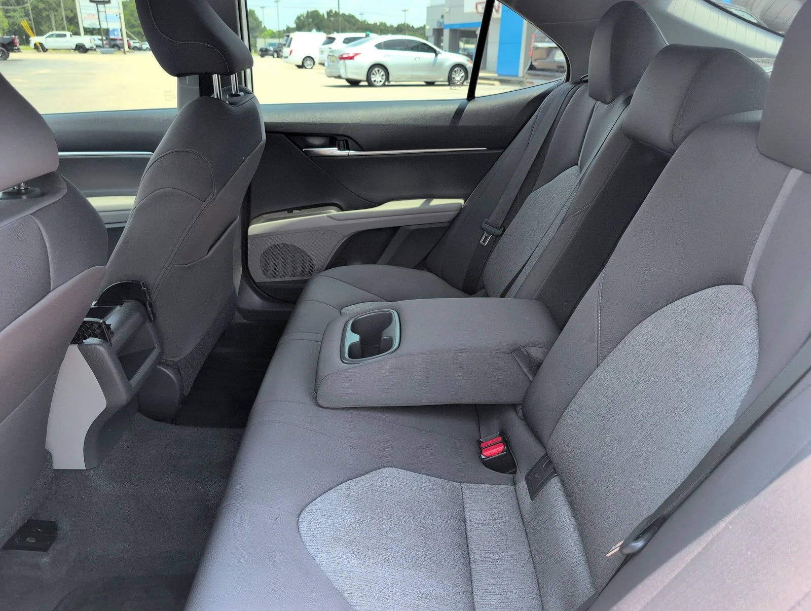 Used 2021 White Toyota LE image 32