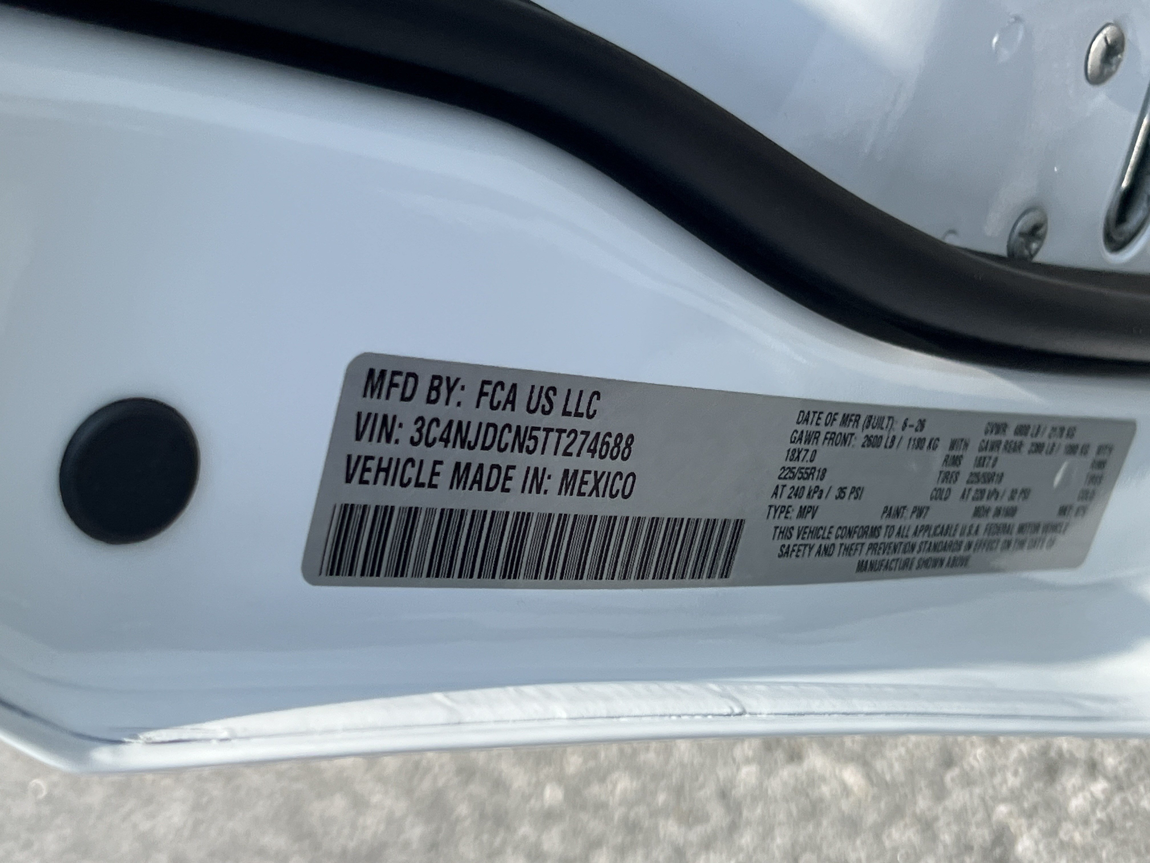 New 2026 Bright White Clear-Coat Exterior Paint Jeep Limited image 34
