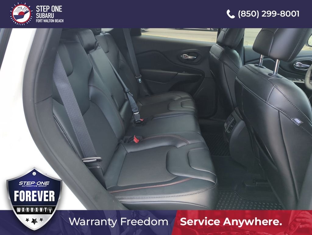 Used 2022 White Jeep Trailhawk image 32