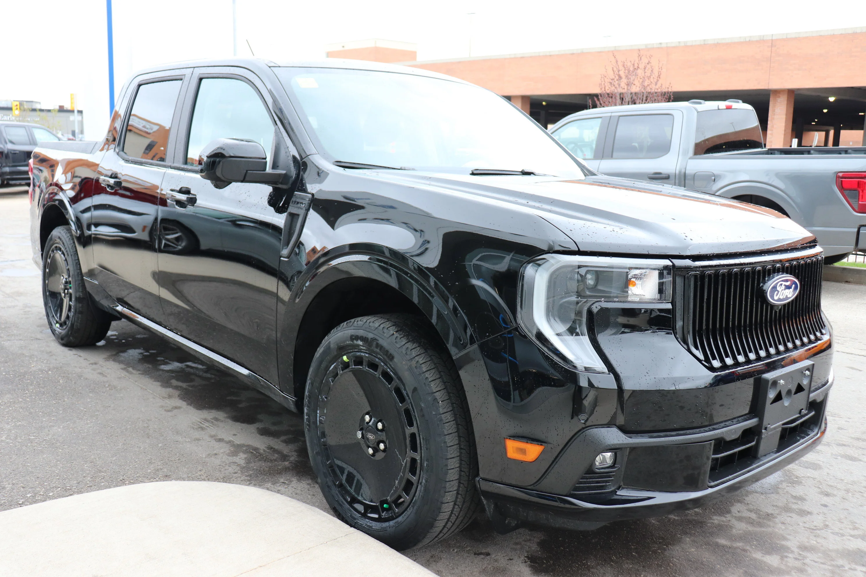 New 2026 SHADOW BLACK Ford Lobo High image 5
