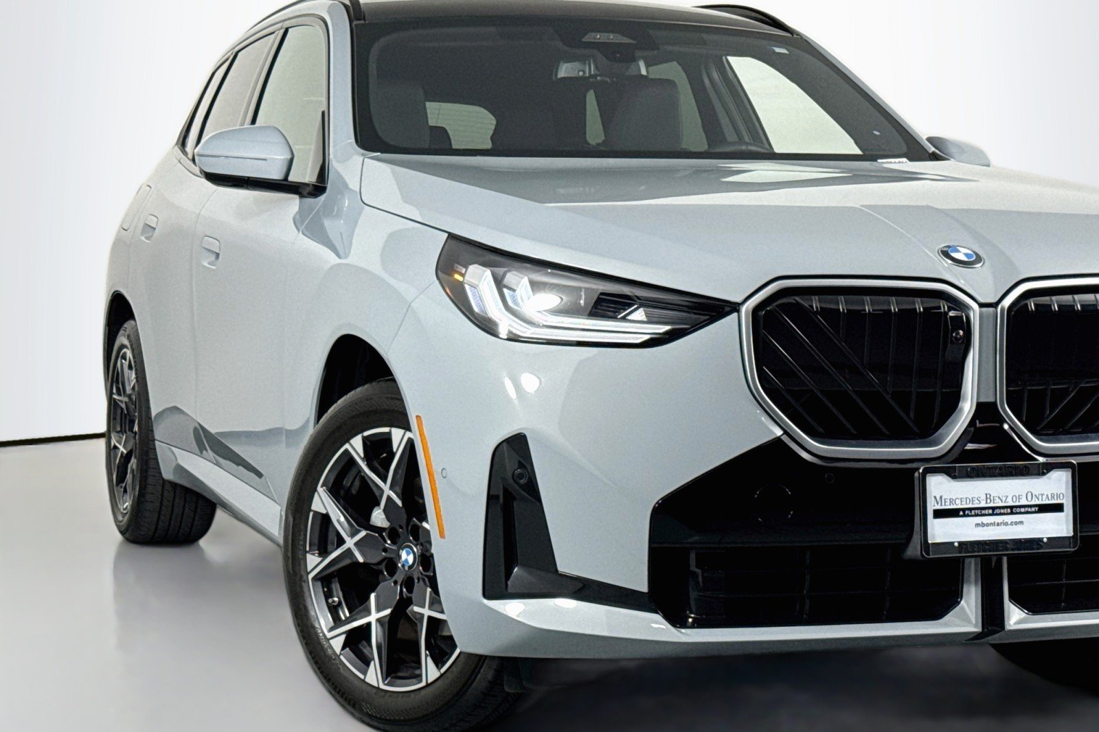 Used 2025 BROOKLYN GREY BMW 30 xDrive image 13