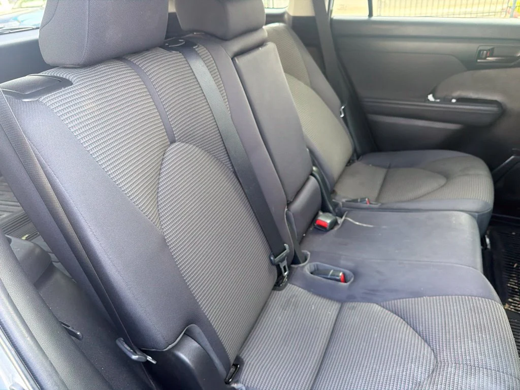 Used 2022  Toyota LE image 12