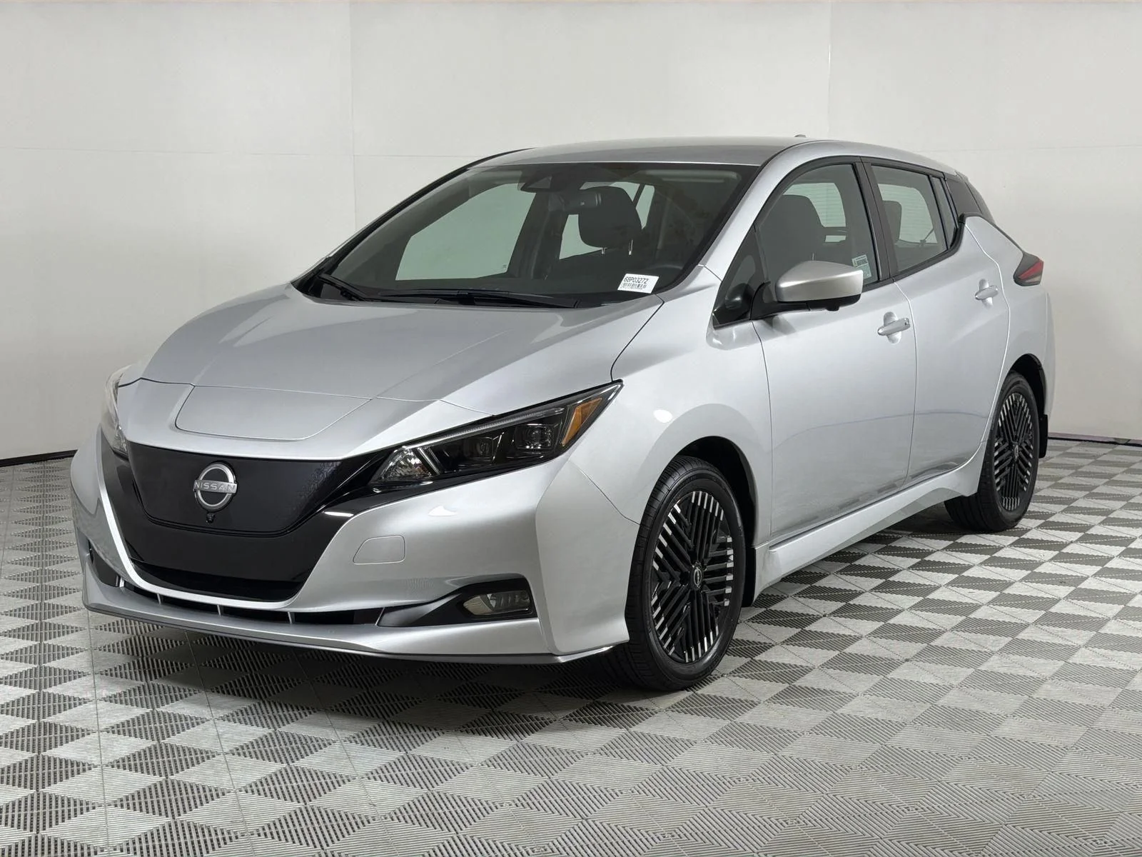 2024 Nissan Leaf SV PLUS's photo