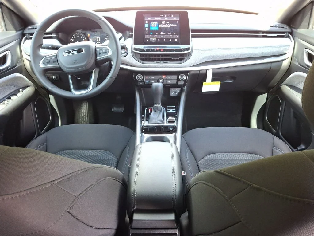 2025 Jeep Compass Sport - Photo 13