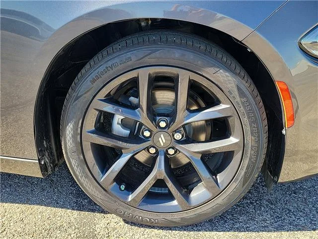 Used 2022 Gray Dodge SXT Rear-Wheel Drive image 7