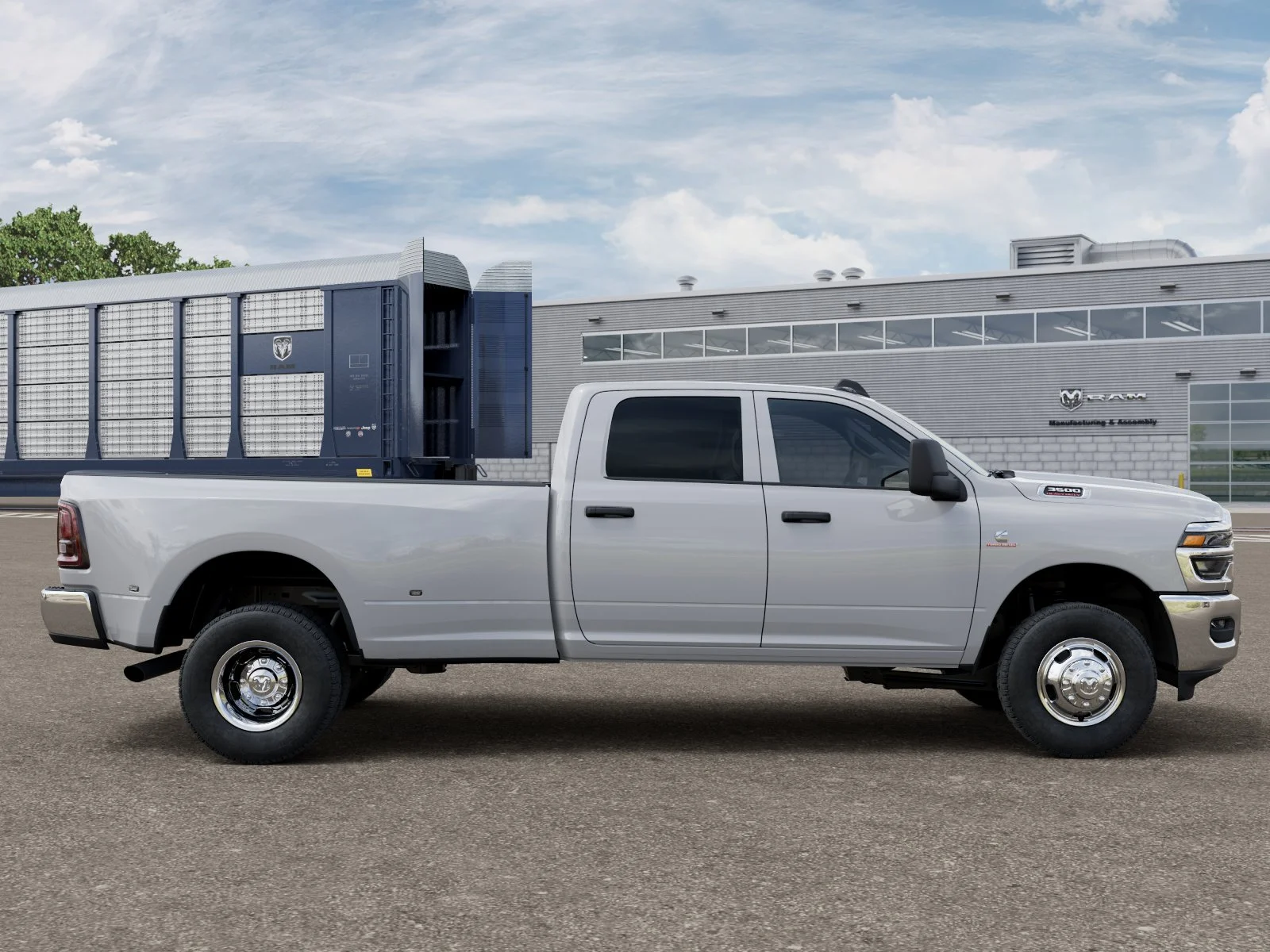 New 2026 Bright White Clear-Coat Exterior Paint RAM TRADESMAN image 12