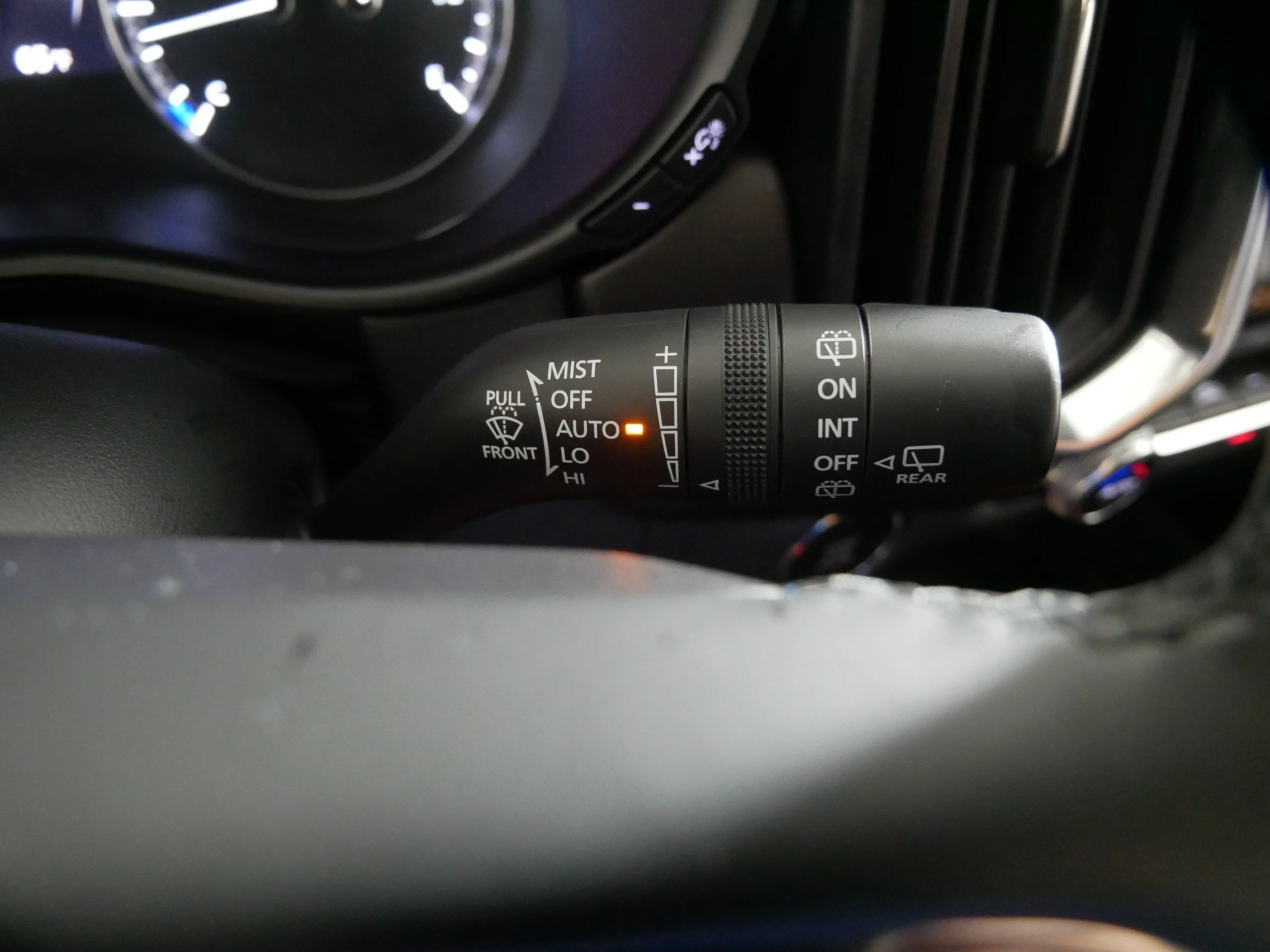 Used 2025 Wind Chill Pearl Mazda 2.5 S Premium Plus Package image 32