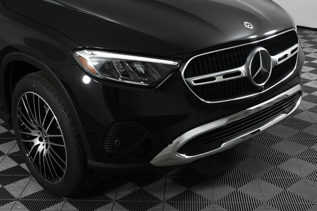 New 2026 Black Mercedes-Benz GLC 300 image 35