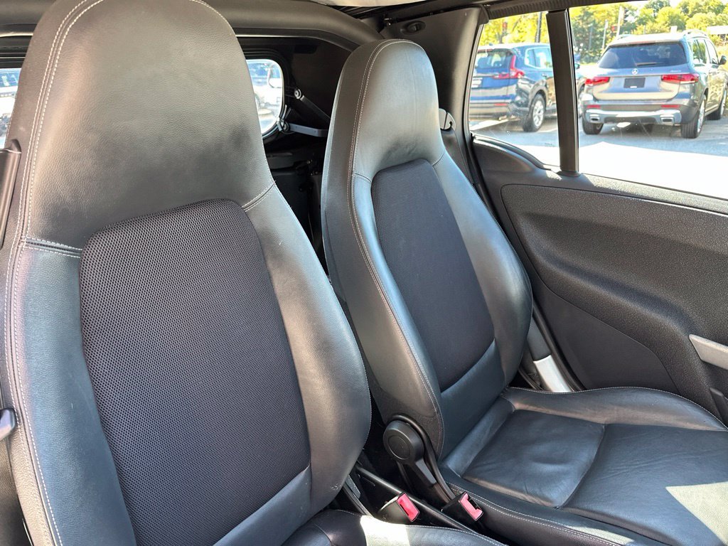 Used 2009 Silver smart Passion image 16