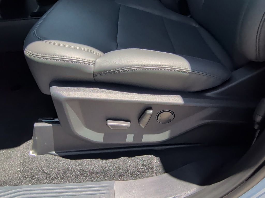 New 2027 Glacier Gray Metallic Tri-Coat Ford Active image 13