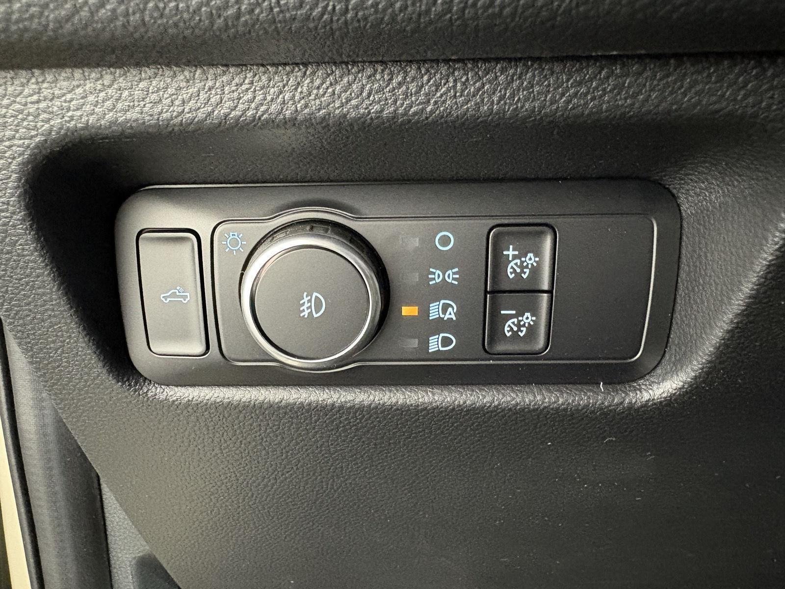 New 2026 Desert Sand Ford LARIAT image 31