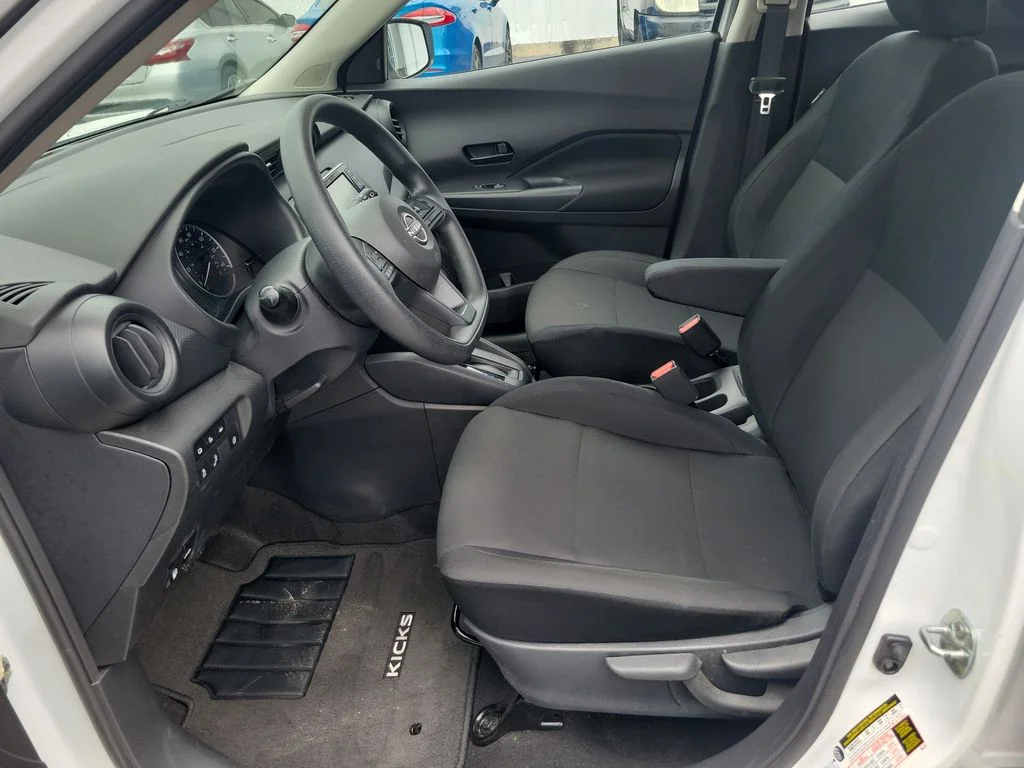 Used 2024 White Nissan S image 17