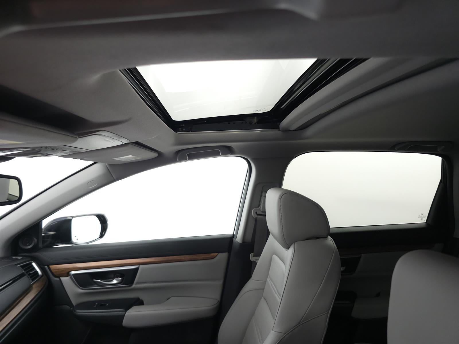 Used 2017 Gray Honda Touring image 6