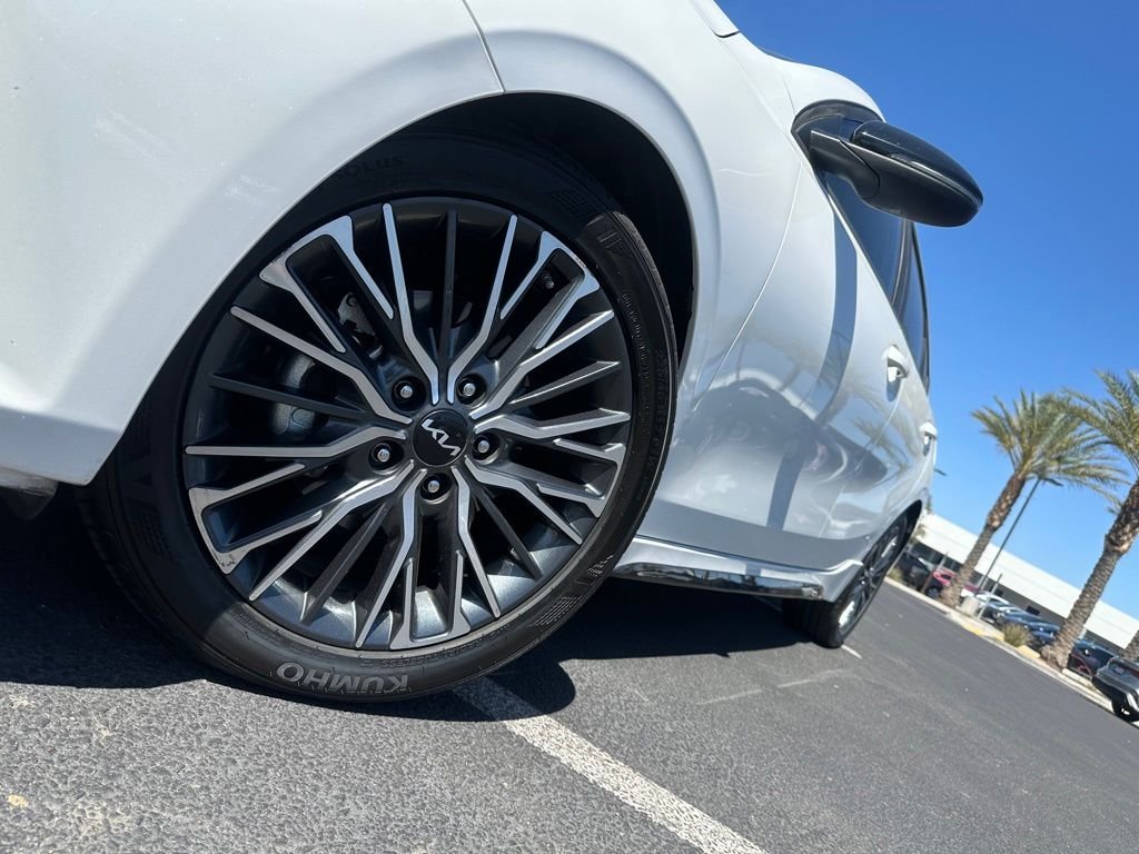 Used 2024 White Kia GT-Line image 2