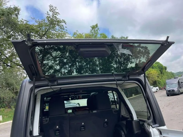 Certified Used 2018 Bright White Clearcoat Jeep Unlimited Rubicon image 22