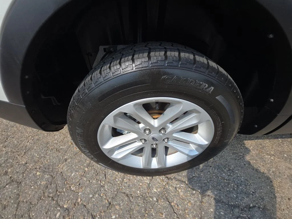 Used 2012 White Ford XLT image 27