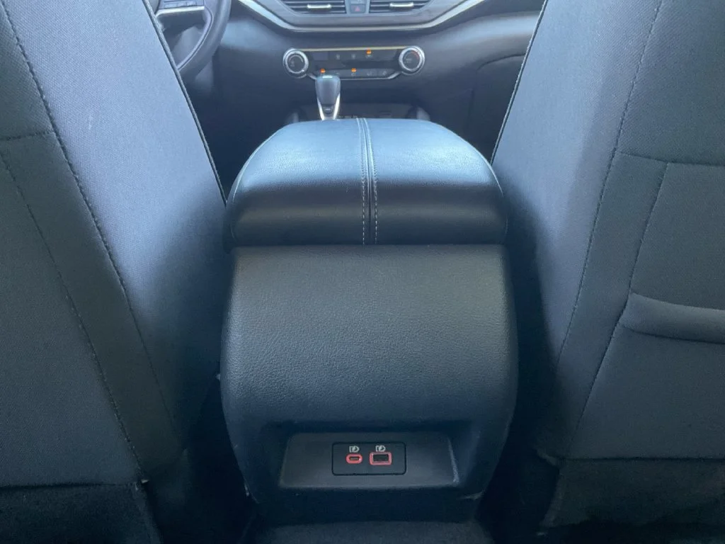 Used 2025 White Nissan 2.5 SV image 23