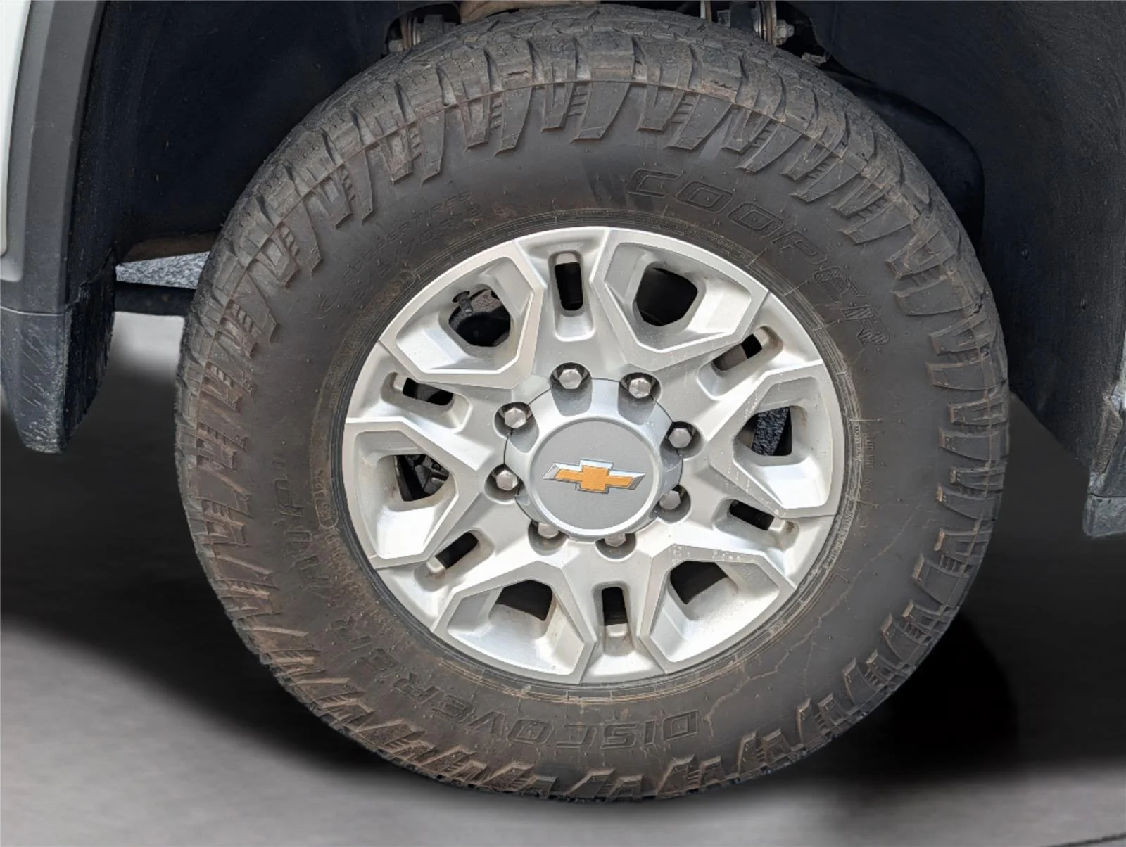 Used 2024 Summit White Chevrolet LT image 36