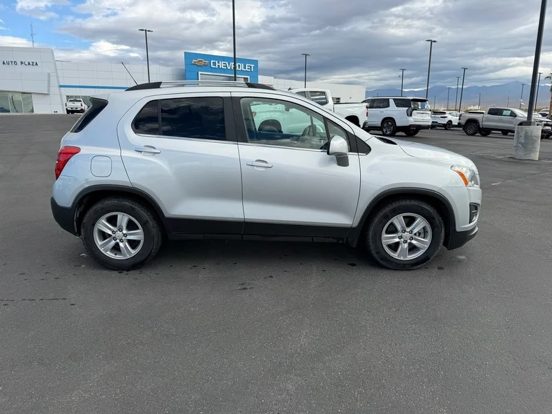 Used 2015 SILVER ICE METALLIC Chevrolet LT image 2