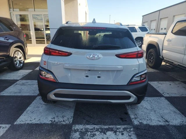 Used 2022 Silver Hyundai SEL image 5
