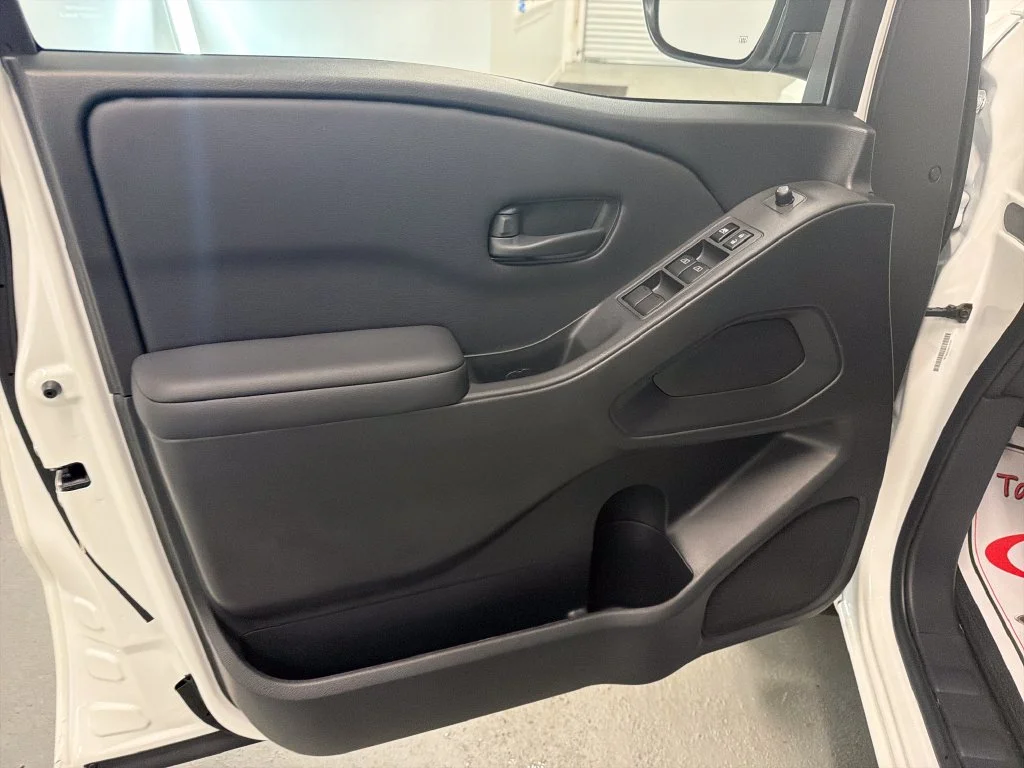 New 2027 Glacier White Nissan Crew Cab SV image 11
