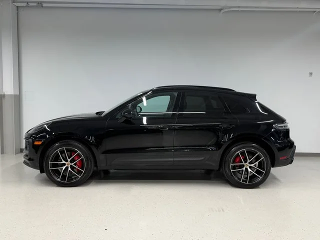 Certified Used 2023  Porsche S image 2