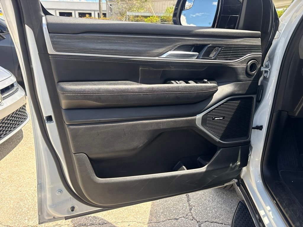 2024 Jeep Wagoneer L Series II - Photo 11